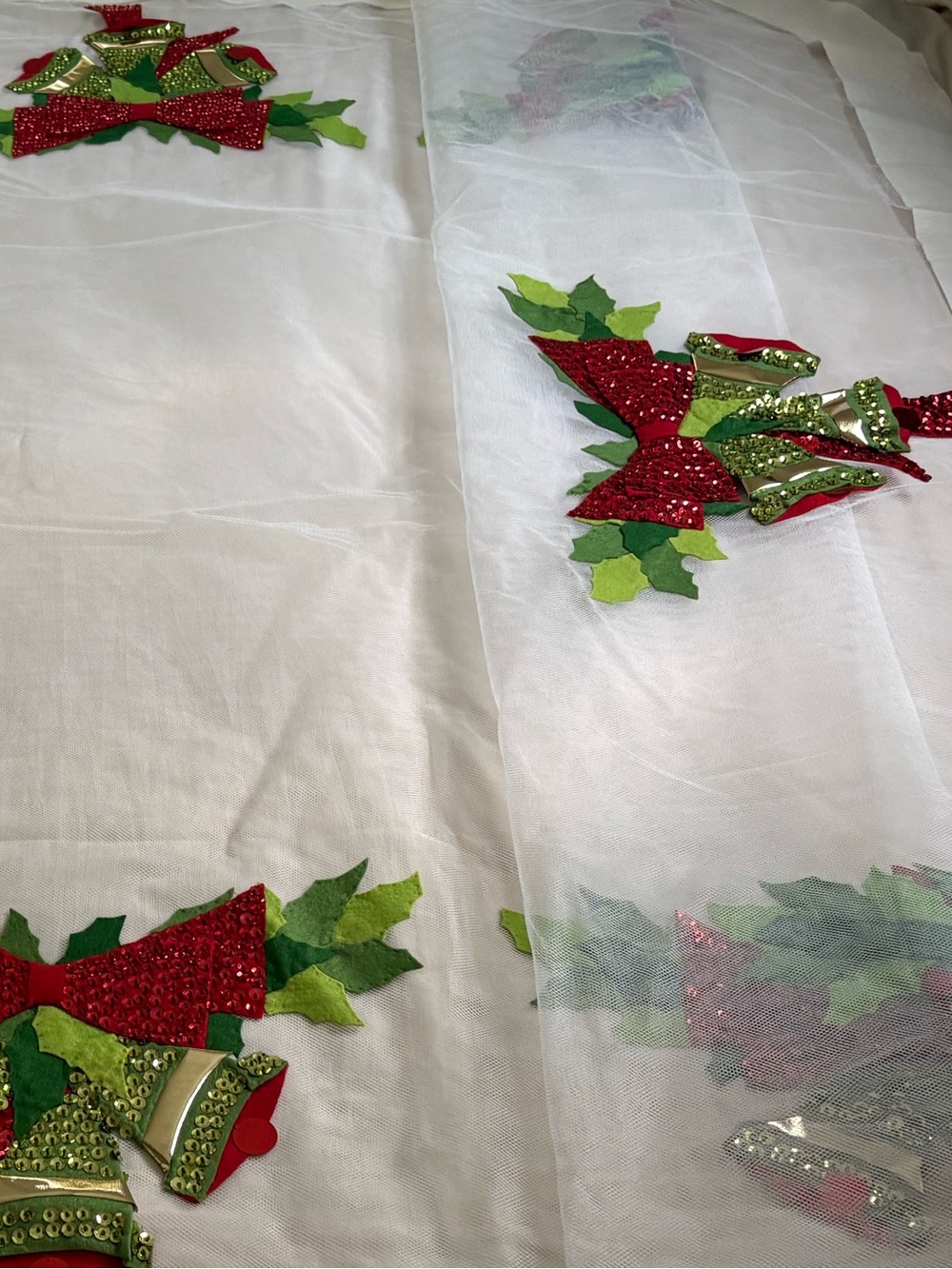 Vtg 50s Christmas Tulle Mesh Sequined Tablecloth 105x72